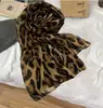 Bufanda de Seda Estampado de Leopardo Estilo Chica Caliente Retro para Mujer 2026 Modelo Nuevo Bufanda para Cuello Estilo Puro Deseo Sexy de Alta Gama Chal Delgado