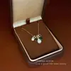 Collar de Flor Dorada para Mujer, Cadena Retro para Clavícula, Collar Sencillo y Elegante Incrustado de Diamantes, Regalo de San Valentín, Electrochapado en Oro Real