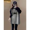 Moda Otoño 2026 para Mujer: Camiseta de Manga Larga con Color Contrastante Cepillado, de Longitud Media, Corte Holgado, Tallas Grandes, por Encima de la Cadera, Combinada con Pantalones de Piel de Tiburón
