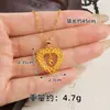 Colar com Pingente de Coração Vazado Dourado Imitação e Borla para Mulheres, Moderno e Único, Joia Versátil com Pingente de Ouro de Areia Vietnamita
