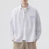 Camisa de rayas, de manga larga para hombre, nuevo estilo primavera/otoño 2026, con cuello, estilo americano, diseño simple, corte holgado, adecuada para adolescentes