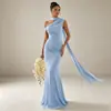 Vestido de noche estilo europeo y americano 2026 con cuello halter, hombros descubiertos, hecho de tela elástica, con silueta ajustada y cola de pez, perfecto para ocasiones formales