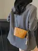 Comércio Exterior Textura de Alta Qualidade Moda Retrô Simples Versátil Bolsa de Ombro Feminina 2025 Verão Nova Bolsa Balde Transversal