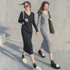 Conjunto de Abrigo con Vestido de Punto Interior para Mujer Otoño e Invierno 2025 Nuevo Ajustado Adelgazante Suéter de Cuello en V Falda Base