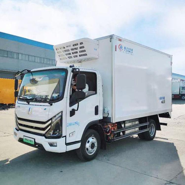 依维柯箱式冷藏车8.6米冷藏车新鲜蔬果冷藏车厂家报价