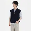 Colete de tricô sem mangas para homens, estilo coreano de outono, solto e moderno, suéter pullover de gola V liso, novo modelo