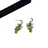 Pendientes de Borla de Uva de Flor de Aguja Plateada Estilo Bosque Tachuelas de Moda Pendientes de Lujo Ligero de Gama Alta con Sentido de Diseño Nicho