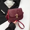 Bolso Silla Texturizado 2025 Nuevo Estilo de Moda Bolso de Hombro Cruzado Bolso Cuadrado Pequeño Bolso de Verano de Alta Gama Elegante para Mujer