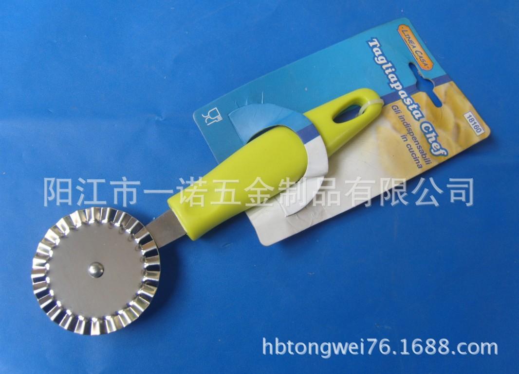 比萨刀S1032497尺寸18X5.5cm,刀片厚度0.4M