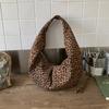 Bolsa de Couro Estampada de Leopardo Retrô de Nicho para Mulheres 2026 Outono e Inverno Novo Estilo Bolsa de Ombro com Sensação Relaxada, Bolsa Dumpling de Grande Capacidade para o Dia a Dia
