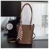Bolso Tote Tejido Súper Popular para Mujer de Otoño e Invierno, Nuevo Modelo 2025, Bolso Tejido de Lujo Ligero de Nicho de Alta Gama para Mujer, Gran Capacidad