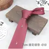 Corbata Literaria Estilo Hong Kong Atada a Mano para Hombre con Patrón Retro Británico 7cm Patrón Formal de Negocios Moderna En Stock