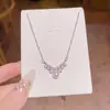 Collar cuadrado pequeño de circón ultrabrillante estilo coreano para mujer, lujo ligero, elegante, cadena para clavícula de acero de titanio de alta gama, venta al por mayor