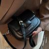 Bolso pequeño de estilo nuevo 2022 para mujer, moderno, con textura de moda, bandolera de Internet, bolso de hombro moderno para mujer.