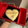 O Conjunto de Caixa de Presente Bolo Coração de Ouro de Coração Único da Shuibei é um Presente de Dia dos Namorados Chinês para Sua Namorada e Esposa