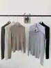 Camiseta básica de punto de seda de morera y cachemira de cuello semi-alto disponible en stock para otoño e invierno, corte ajustado, amigable con la piel, suéter de felpa de lujo ligero