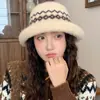 Sombrero de Pescador Estilo Fair Isle para Mujer, Sombrero de Cubo Retro Versátil Cálido de Ala Ancha para Invierno, Sombrero de Cubo Adelgazante que Protege los Oídos