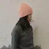 Gorro de punto liso de mezcla de lana de perfil bajo con flor para hombre y mujer, otoño e invierno, gorro de lana suave para pullover