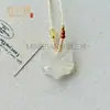 Colgante de Zorro de Calcedonia Blanca Hielo Natural para Mujer, Colgante de Ágata de Color Bonito, Colgante de Jade Flor de Durazno, Tallado por Ambas Caras