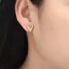 Pendientes de Acero Inoxidable de Alta Gama en Oro de 18 Quilates de Estilo Popular Europeo y Americano con un Diseño Único y Joyería de Aro con Perla
