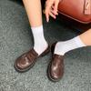 Mocassins básicos de alta qualidade e alta qualidade de pele de carneiro com sola grossa 2024 Outono Sapatos de camada única de couro de salto médio grosso com bico redondo