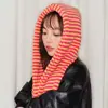 Chapéu Boina Listrado Estilo Coreano e Cachecol Tudo-em-Um com Capuz Feminino de Inverno Lã Cashmere Quente e Protetor de Pescoço Frio e Cachecol