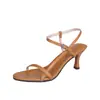 Sandalias de mujer 2026 nuevo estilo de verano, estilo popular de celebridad de internet, tacón de aguja, tacones altos de una sola tira, punta abierta sexy, estilo coreano