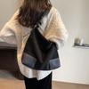 Bolso retro de moda para llevar bajo el brazo de gran capacidad para mujer 2023 nuevo bolso tote para ir al trabajo que combina con todo, bolso de hombro sencillo