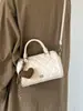 Bolso acolchado para mujer, nuevo bolso de hombro vintage para el trabajo de otoño 2026, bolso Boston cruzado de alta gama