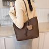 Nova Bolsa Tote Lisa Casual de Verão 2025 para Mulheres para Ir ao Trabalho Bolsa de Ombro de Grande Capacidade Moda Bolsa de Braço