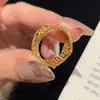 Anillo Popular de Xiaohongshu Estilo Palacio Retro Francés Artesanía Italiana Cepillada con un Diseño Único, Disponible para Dropshipping