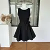 Vestido com Design de Laço Cintura Fina Mil Ouro Sentimento Verão Novo Estilo Vestido Preto com Alça Afinando a Cintura