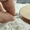 Anillo de Hoja de Ginkgo Diseño Nicho Femenino Lujo Ligero Alto Sentido Nuevo Otoño Invierno Anillo para Vivir Regalo de Cumpleaños para Novia