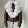 26 Nuevas Chaquetas de Plumas Cortas de Moda para Mujer Estilo Invierno para Figuras Pequeñas con Elegante Cuello Oversize de Piel de Zorro Real