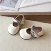 Zapatos de Cuero Estilo Coreano para Niñas 2026 Primavera/Otoño Nuevos Zapatos Infantiles Mocasines Elegantes con Superficie de Cuero de Princesa Zapatos Birkenstock para Niñas