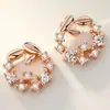 Elegantes pendientes de botón de flor de círculo de rama de olivo pequeños pendientes simples de flor de círculo pendientes para mujeres novias