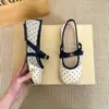 Sapatos femininos Chuyuji estilo francês, bico redondo, estampa de bolinhas, sola macia, coleção primavera 2026, adequados para combinar com saias, roupas de noite, Mary Jane de malha respirável