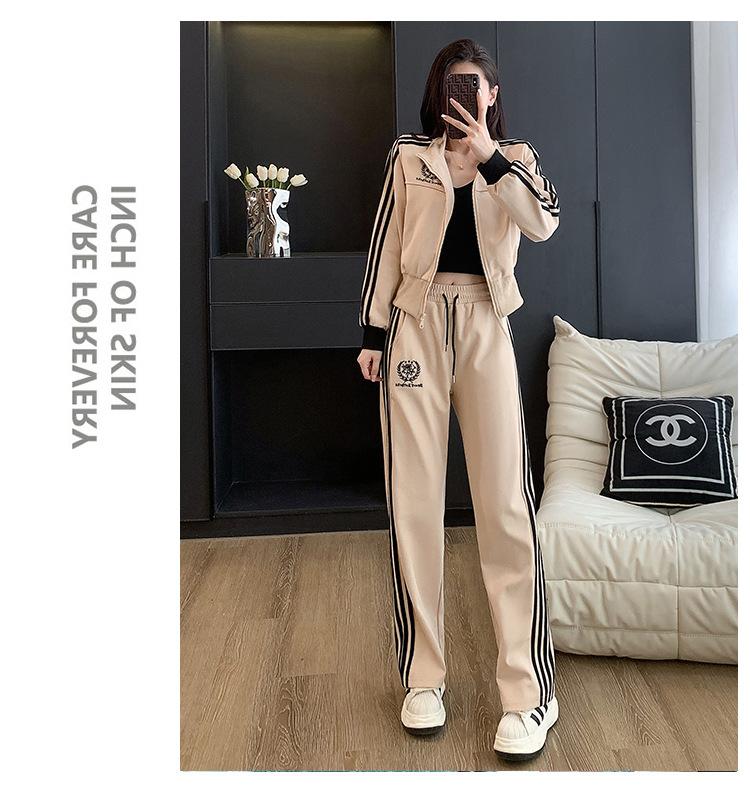 跨境淘货源分销2023秋冬季新款街头潮流减龄小个子爆款欧货网红款运动套装休闲运动气质休闲时尚流行新款秋装秋装女装时尚套装套装女装秋季套装女套装女女士运动服女装两件套套装卫衣套装休闲套装秋季套装女装时尚套装盐系休闲套装女装2023百搭设计感小众洋气欧货阿里国际站跨境采购Cross-border, shopping source, foreign trade, export, distribution 2023 fall, winter, new, street trend, explosive, European goods, network red, sportswear, leisure sports, temperament leisure, fashion popular, new autumn wear, autumn women's wear, fashion suit, women's wear, women's wear, women's wear, women's sportswear, women's two-piece, hoodie suit, casual suit, autumn suit, women's wear, Fashion suit salt department, casual suit women's dress, Ali International Station, cross-border procurement