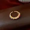 Anillo Abierto de Zirconia Colorida Bañado en Oro Real de 18 Quilates, Exquisito Anillo Versátil de Lujo Ligero para el Dedo Índice, Accesorio Único de Mano de Nicho