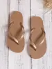 Nuevas chanclas lisas de color sólido para mujer, calzado casual para exteriores, antideslizantes, suela suave, resistentes al desgaste, sandalias de playa con separador de dedos