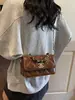 Bolso Cuadrado Pequeño Acolchado con Cadena Estilo Chanel, Bolso de Mano de Lujo Ligero a la Moda, Bolso Cruzado de Hombro Versátil y Elegante de Nicho