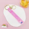 Llavero Colgante de Cordón de Cuero con Letra Transparente Brillante con Accesorios Estilo Muñeca Rellena de Aceite Encanto de Llavero Pulsera Venta al por Mayor