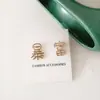 Brincos de Agulha de Prata S925 Estilo Ins Feminino Elegante Lindo Design de Nicho Clipe de Orelha Joias de Luxo Leve Avançado Atacado
