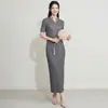 Vestido Pregueado Estilo Luxo Leve, Novo Modelo de Verão, Elegante Vestido de Manga Curta com Decote em V, Emagrecimento e Valoriza o Corpo, Adequado para o Trabalho, Vestido de Comprimento Médio Estilo Qipao
