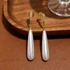 Moda y elegancia, clips para orejas largos de circón y perla sin perforación, pendientes de espiral retro de lujo ligero, sin dolor