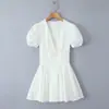 Ropa de Mujer al por Mayor Transfronteriza 2026 Estilo Francés Manga Abullonada Cuello en V Profundo Cintura Ajustada Adelgazante Vestido Corto de Vacaciones