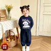 Conjunto Plus Size de Veludo para Meninas Estilo Coreano Outono/Inverno Tendência Novo Desenho Animado Moletom de Manga Longa Calça Jogger Conjunto Elegante de Duas Peças