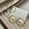 Pendientes de Aro Doble Grandes Exagerados de Metal de Alta Calidad de Lujo Ligero Europeo y Americano Diseño de Nicho Elegantes Pendientes Elegantes Versátiles