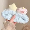 Faixa de cabeça de pelúcia divertida e peculiar para mulheres, com design de desenho animado, textura fofa e estilo de coroa alta, perfeita para lavar o rosto e adicionar um toque de sofisticação aos seus acessórios de cabelo.