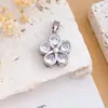 Colgante de collar con girasol y trébol, microincrustaciones de circonita, para mujer, accesorios de diseño de lujo discreto de nicho, venta al por mayor